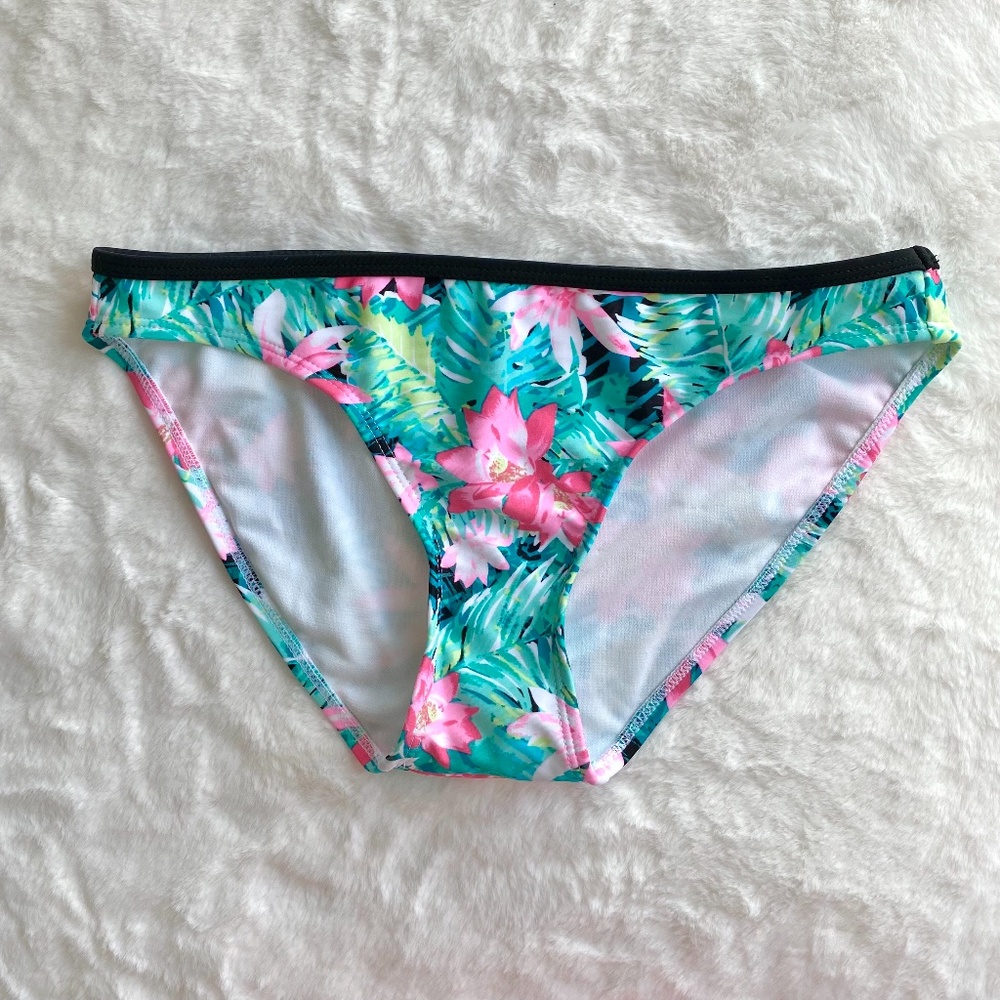 🍍Floral Low Rise Bikini Bottom from Xhilaration